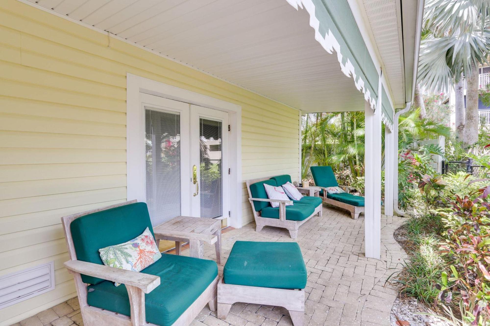 Coconut Paradise St. Pete Beach Exterior photo